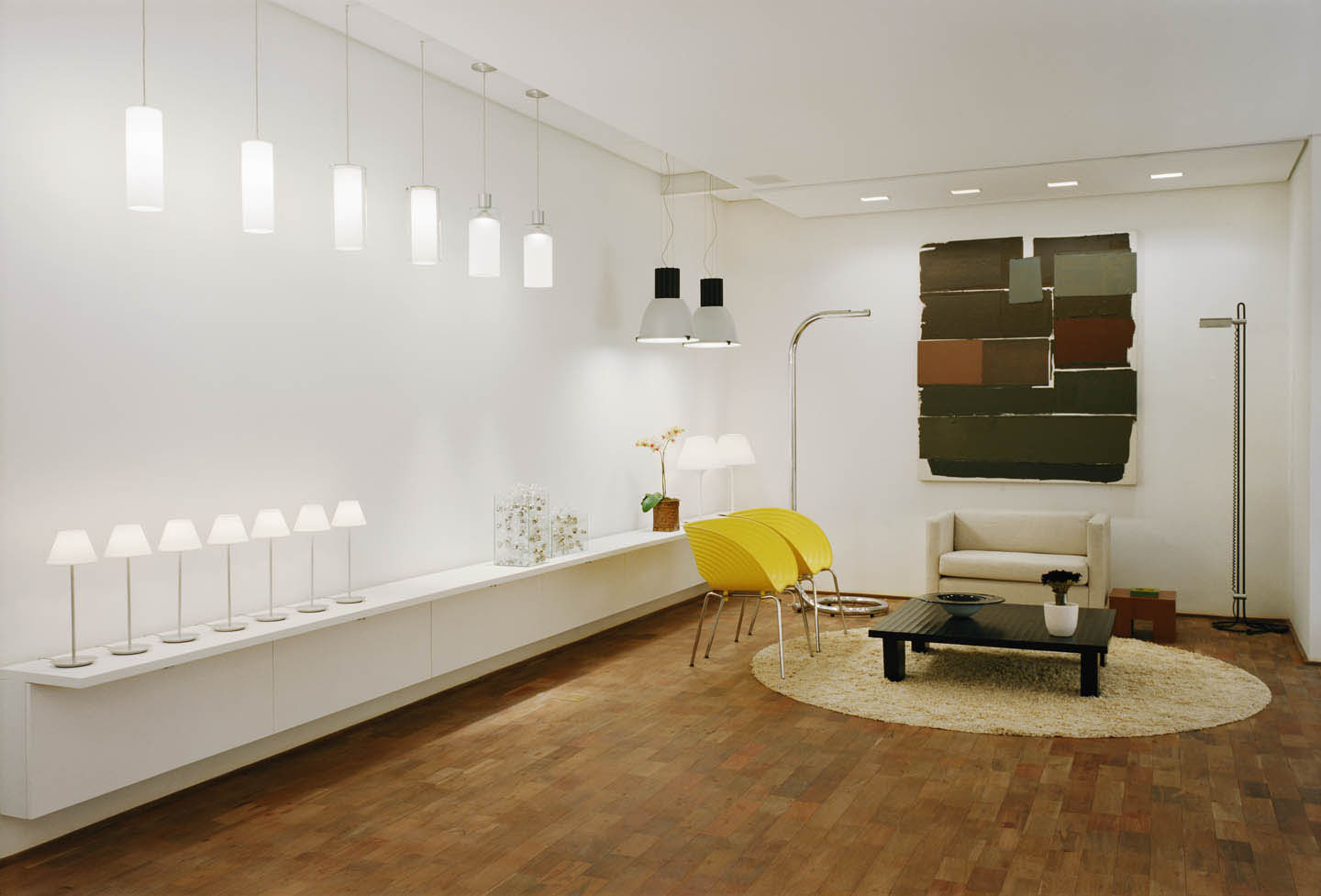 Lumini / Show Room 